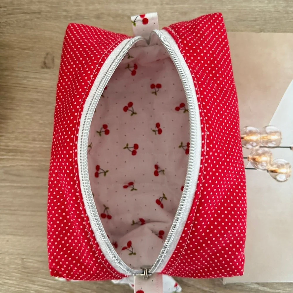 Handmade quilted cosmetic